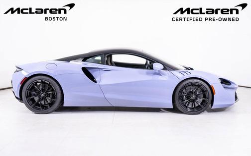 2023 McLaren Artura Performance