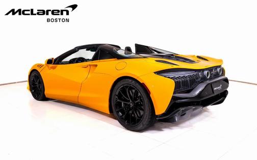 2026 McLaren Artura 