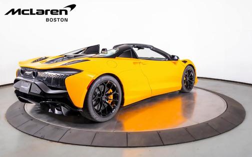 2025 McLaren Artura Performance