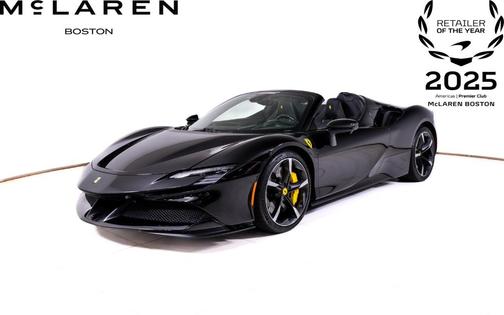 Nero 2022 Ferrari SF90 Spider Base