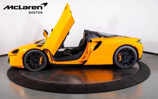 2025 McLaren Artura Performance