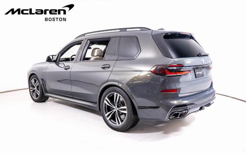 2025 BMW X7 M60i