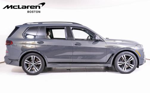 2025 BMW X7 M60i