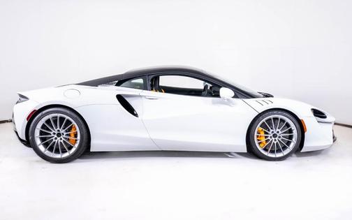 2026 McLaren Artura 