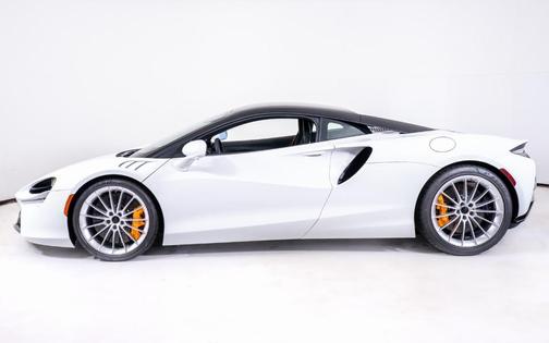 2026 McLaren Artura 