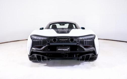 2026 McLaren Artura 