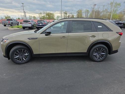 Zircon Sand Metallic 2026 Mazda CX-70 SC