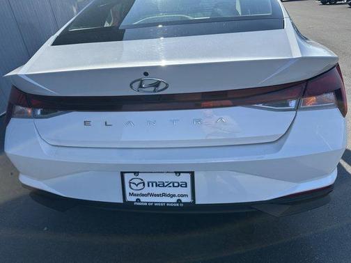 2021 Hyundai ELANTRA SE