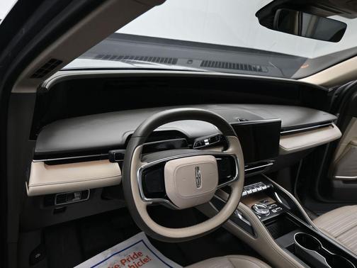 2025 Lincoln Nautilus Reserve