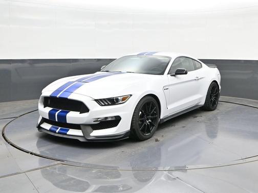 Oxford White 2017 Ford Shelby GT350 Base