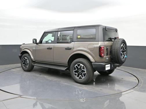 Marsh Gray 2026 Ford Bronco Outer Banks