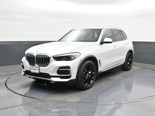 White Metallic 2022 BMW X5 xDrive40i