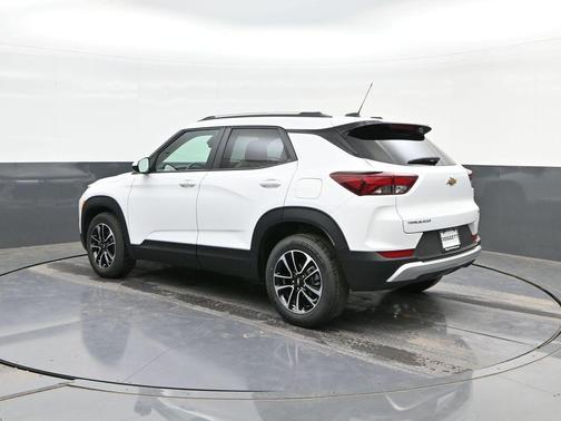 Summit White 2025 Chevrolet Trailblazer LT