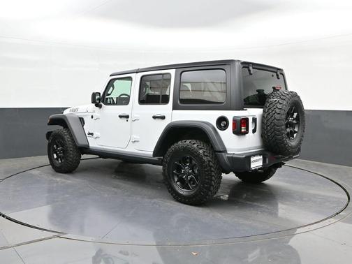 Bright White Clearcoat 2025 Jeep Wrangler Willys