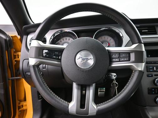 2011 Ford Mustang V6 Premium