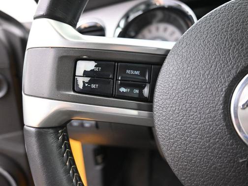 2011 Ford Mustang V6 Premium