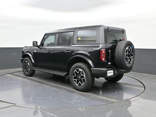 SHADOW BLACK 2026 Ford Bronco Outer Banks