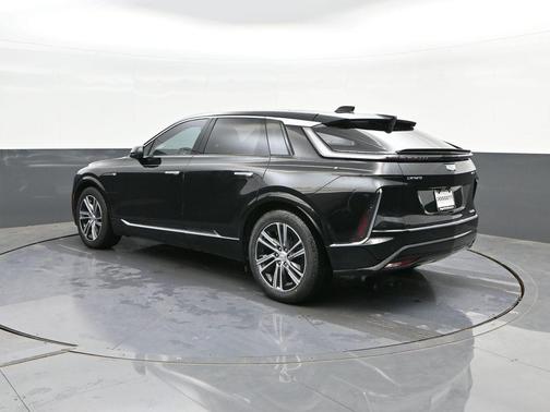Stellar Black Metallic 2024 Cadillac LYRIQ Luxury