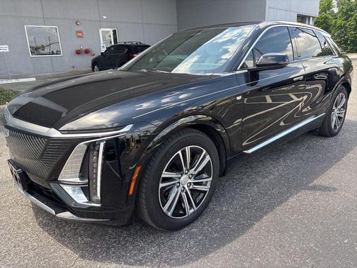 Stellar Black Metallic 2024 Cadillac LYRIQ Luxury