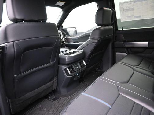 AGATE BLACK METALLIC 2025 Ford F-150 Platinum