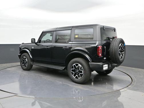 Shadow Black 2026 Ford Bronco Outer Banks