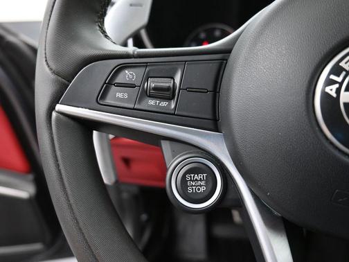 2018 Alfa Romeo Giulia Base