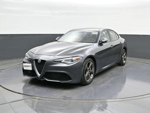 2018 Alfa Romeo Giulia Base
