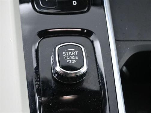 2022 Volvo XC60 B6 Inscription