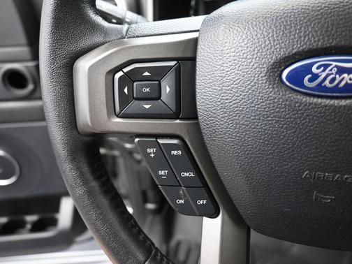 ICONIC SILVER METALLIC 2020 Ford Expedition XLT