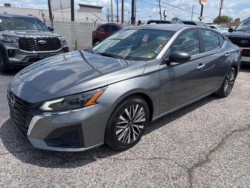 Gun Metallic 2025 Nissan Altima 2.5 SV