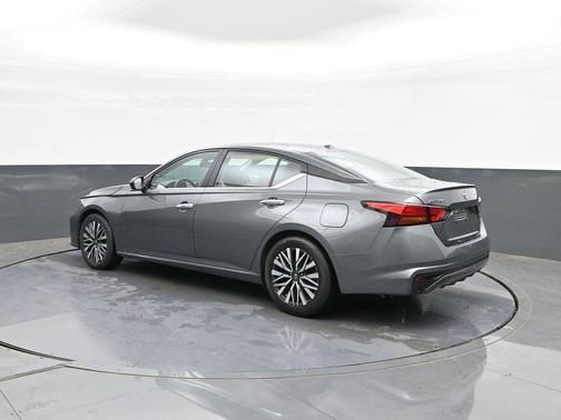 Gun Metallic 2025 Nissan Altima 2.5 SV
