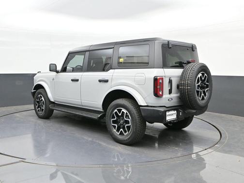 AVALANCHE GRAY 2026 Ford Bronco Outer Banks