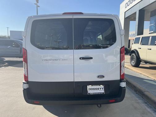 2022 Ford Transit-250 Base