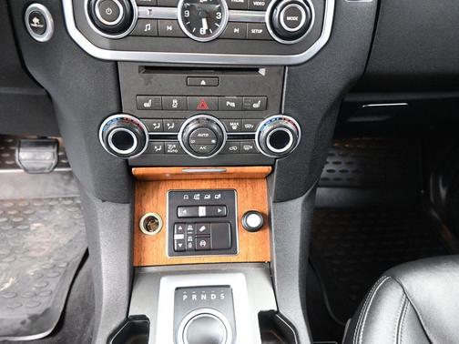 2015 Land Rover LR4 Base