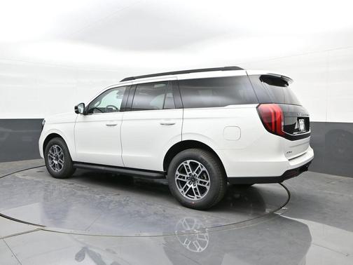 STAR WHITE MET TRI-COAT 2026 Ford Expedition Active