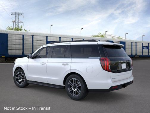 Star White Metallic Tri-Coat 2026 Ford Expedition Active