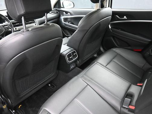 2025 Genesis G70 2.5T AWD