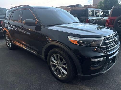 Black 2021 Ford Explorer XLT