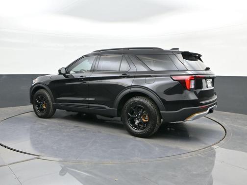 AGATE BLACK METALLIC 2026 Ford Explorer Tremor