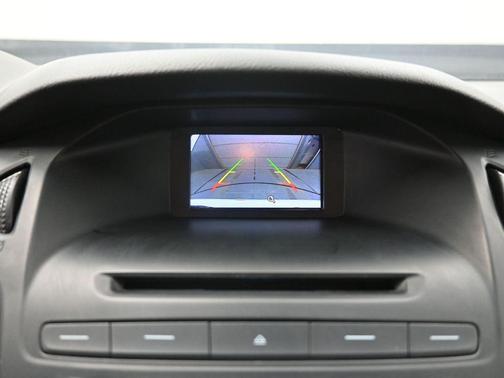 OXFORD WHITE 2017 Ford Focus SE