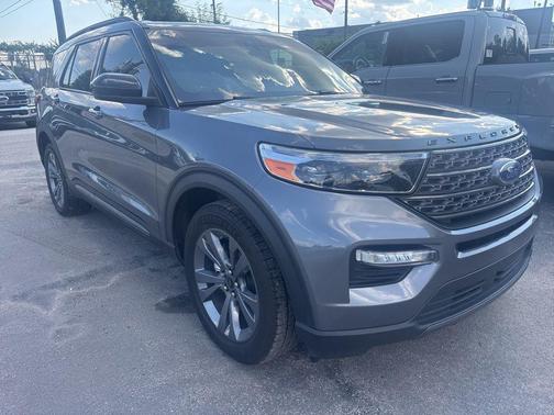 CARBONIZED GRAY METALLIC 2022 Ford Explorer XLT