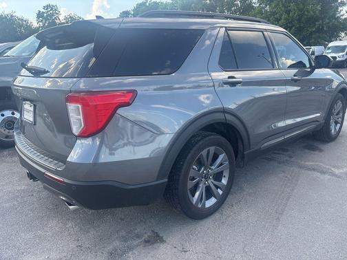 CARBONIZED GRAY METALLIC 2022 Ford Explorer XLT