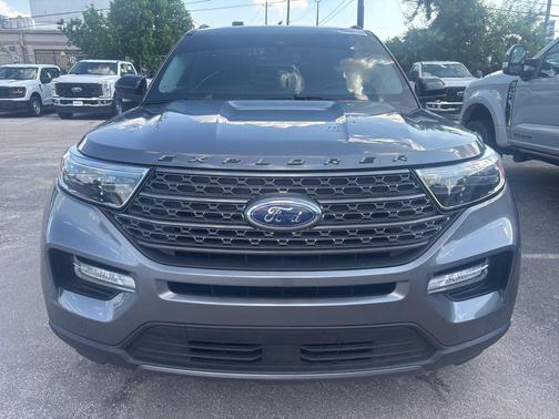 CARBONIZED GRAY METALLIC 2022 Ford Explorer XLT