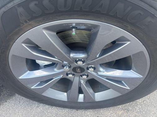 CARBONIZED GRAY METALLIC 2022 Ford Explorer XLT
