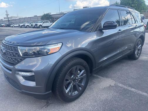 CARBONIZED GRAY METALLIC 2022 Ford Explorer XLT