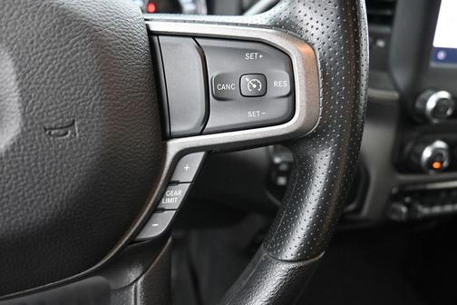 Diamond Black Crystal Pearlcoat 2023 RAM 2500 Tradesman Crew Cab 4x4 6'4' Box