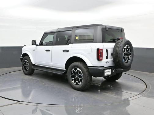 OXFORD WHITE 2026 Ford Bronco Outer Banks