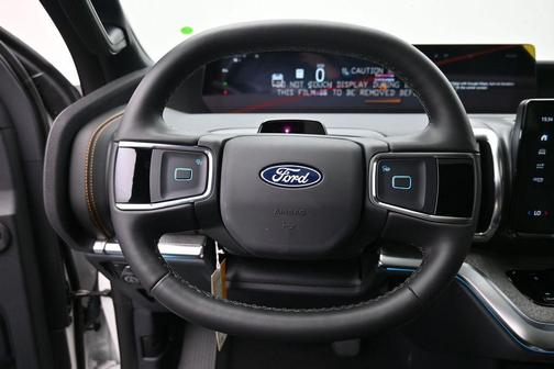 Star White Metallic Tri-Coat 2027 Ford Expedition Tremor