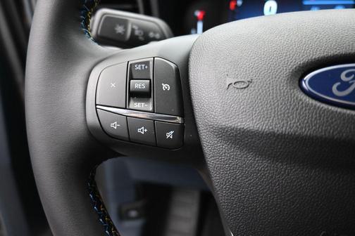 CARBONIZED GRAY METALLIC 2026 Ford Maverick Lobo Standard