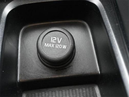 2023 Volvo XC60 B5 Ultimate Bright Theme